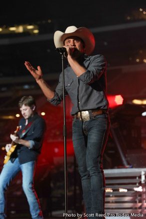 Justin Moore 4