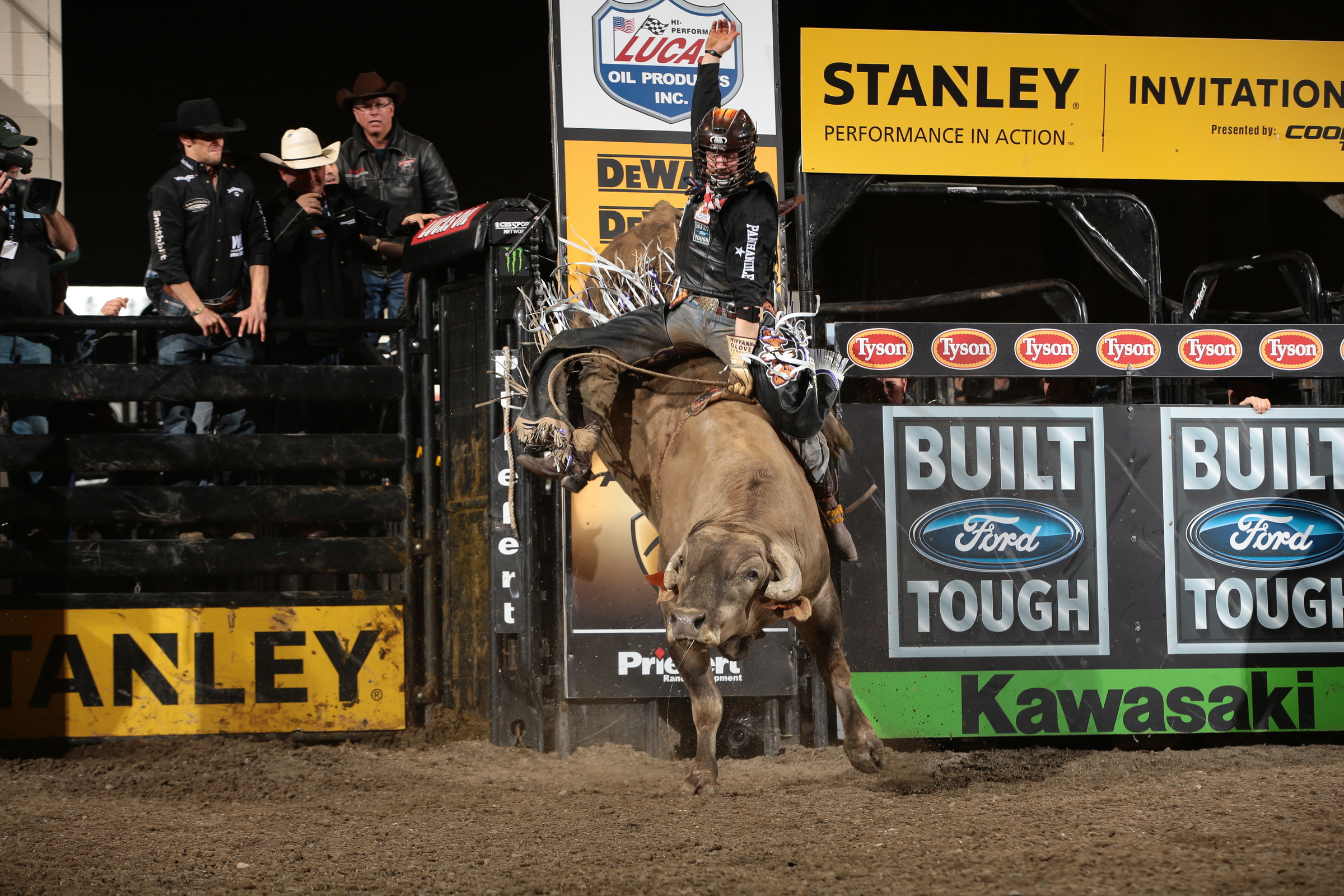 Cody Nance rides Dakota/Berger/Struve/Rosen's Smackdown for 88.5 during the Championship round of the Billings Built Ford Tough series PBR. Photo by Andy Watson